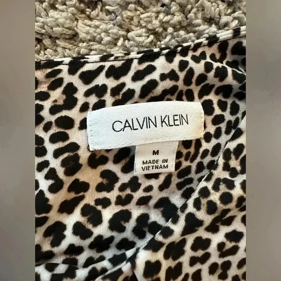 Calvin Klein Leopard Sleevless Top- women’s M - Picture 3 of 4